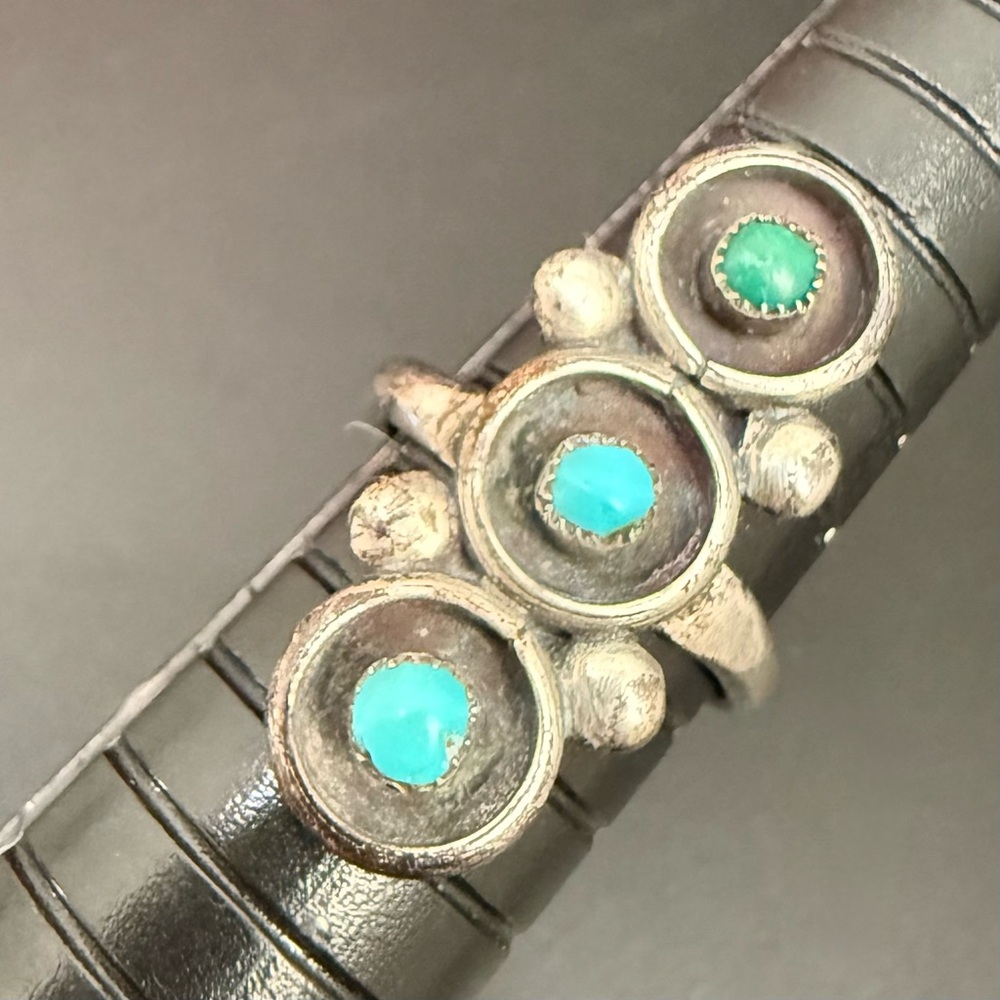 Vintage Unsigned Zuni Native American 3-Row Green Blue Turquoise Ring Size 6 4g. - Picture 12 of 14
